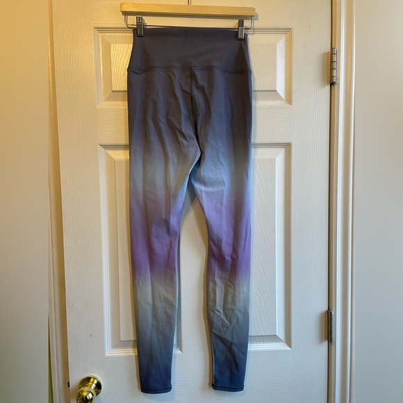 ALO Gradient Leggings - Size Medium - Picture 2 of 3